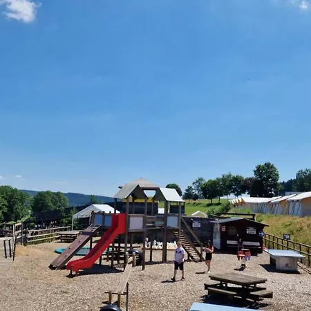 Tent With Modern Amenities Wanne